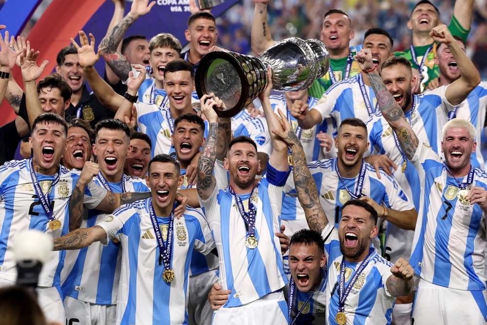 开云体育平台APP-塞内加尔完胜多特蒙德，梅西三分雨点燃全场的简单介绍