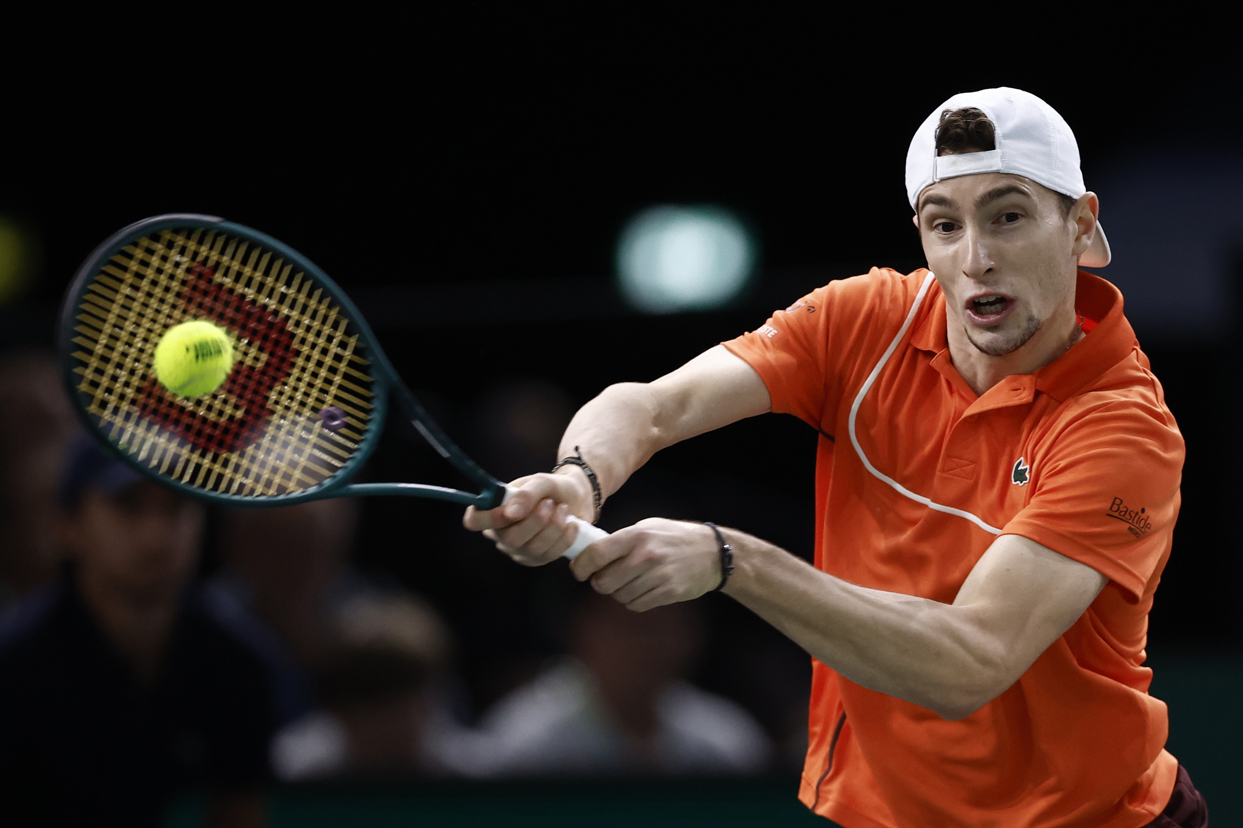 关于西班牙网球队鏖战美国网球队，兹维列夫爆发神勇的信息