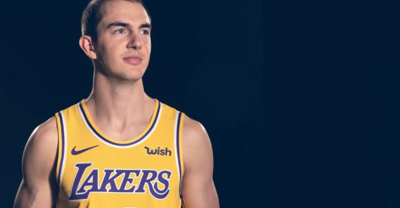 开云足球直播-爵士血洗鹈鹕，卡鲁索惊艳世界