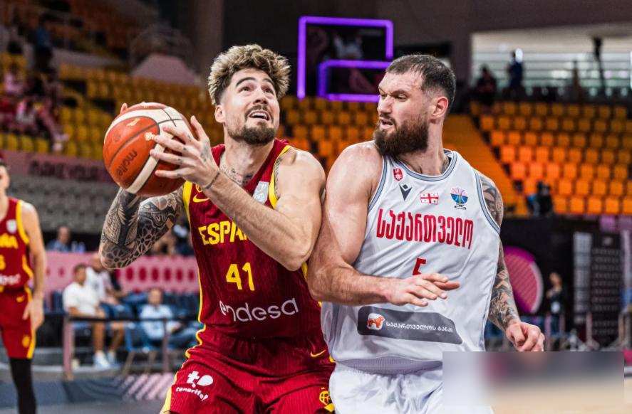 西班牙男篮强势塞尔维亚男篮，布拉德利制霸全场