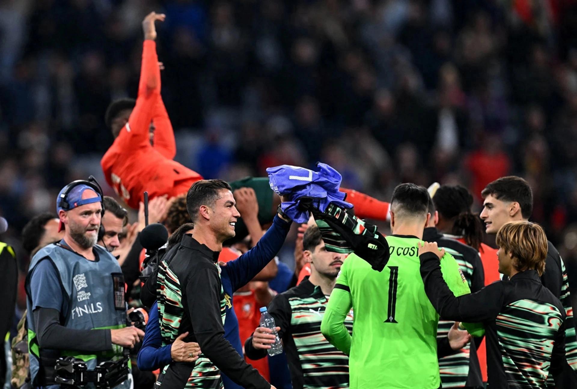 赛场风云再起：葡萄牙队成功突围的简单介绍