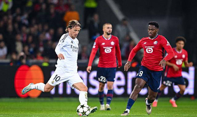 里尔客场大胜，稳坐法甲亚军位置