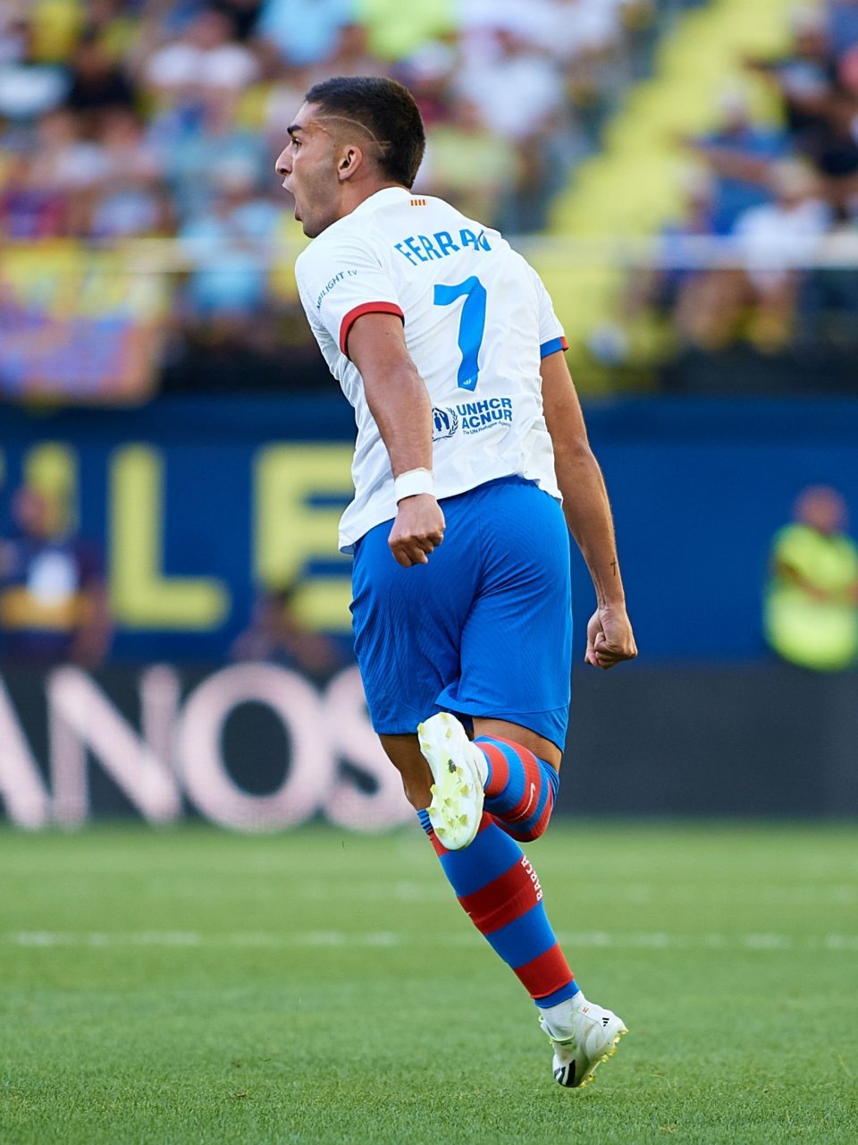 包含法国完胜西班牙，费兰·托雷斯爆发神勇的词条