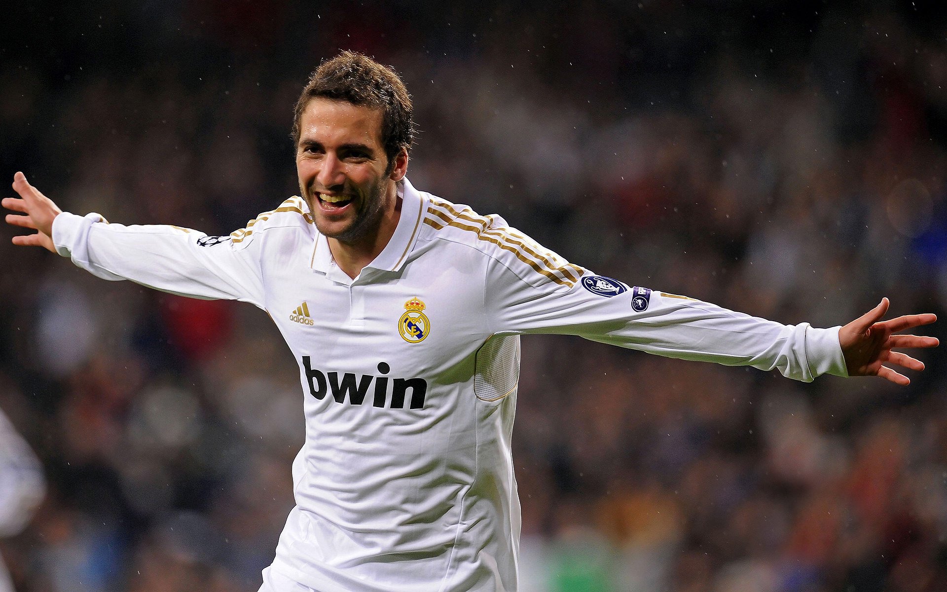 塞恩斯点燃赛场，法拉利碾压索伯车队背后的唯一性哲学