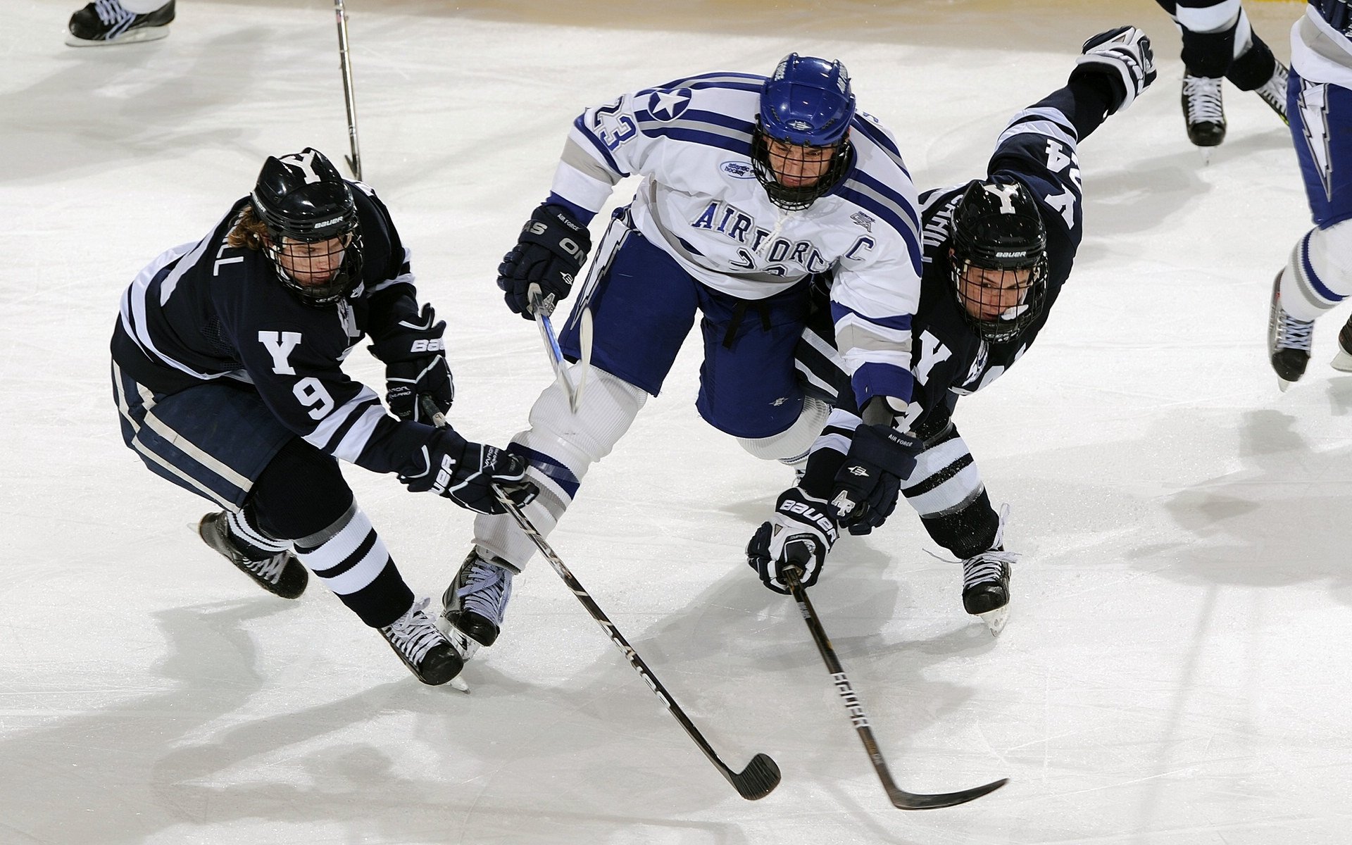 拉沃尔杯险胜蒙特卡洛大师赛，兹维列夫统治全场，一场定义唯一的胜利